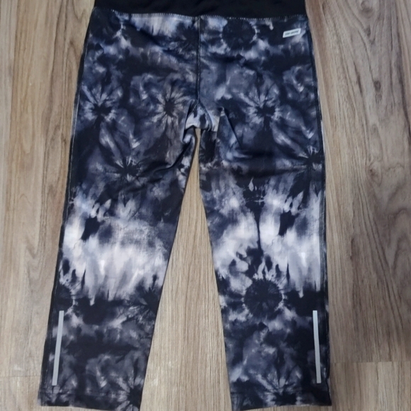 Danskin cropped workout leggings - Picture 2 of 3